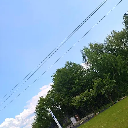 게스트하우스 Zywiec Holidays - I - Sauna - Game - Gry Tv Play Station, Bilard, Lotki, Pilkarzyki - Sala Integracyjna - Mozliwosc Zorganizowania Przyjecia Nawet Dla 27 Osob 3*