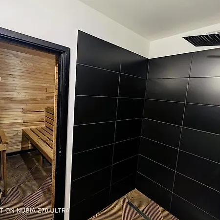 게스트하우스 Zywiec Holidays - I - Sauna - Game - Gry Tv Play Station, Bilard, Lotki, Pilkarzyki - Sala Integracyjna - Mozliwosc Zorganizowania Przyjecia Nawet Dla 27 Osob