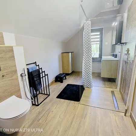 Guest house Zywiec Holidays - I - Sauna - Game - Gry Tv Play Station, Bilard, Lotki, Pilkarzyki - Sala Integracyjna - Mozliwosc Zorganizowania Przyjecia Nawet Dla 27 Osob Gilowice (Zywiec)