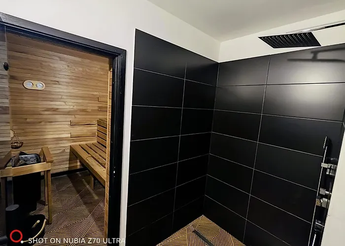 Penzion Zywiec Holidays - I - Sauna - Game - Gry Tv Play Station, Bilard, Lotki, Pilkarzyki - Sala Integracyjna - Mozliwosc Zorganizowania Przyjecia Nawet Dla 27 Osob