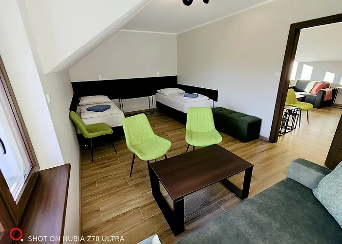 Zywiec Holidays - I - Sauna - Game - Gry Tv Play Station, Bilard, Lotki, Pilkarzyki - Sala Integracyjna - Mozliwosc Zorganizowania Przyjecia Nawet Dla 27 Osob Penzion